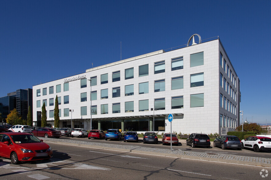 Avenida De Bruselas, 30, Alcobendas, Madrid for rent - Building Photo - Image 2 of 2