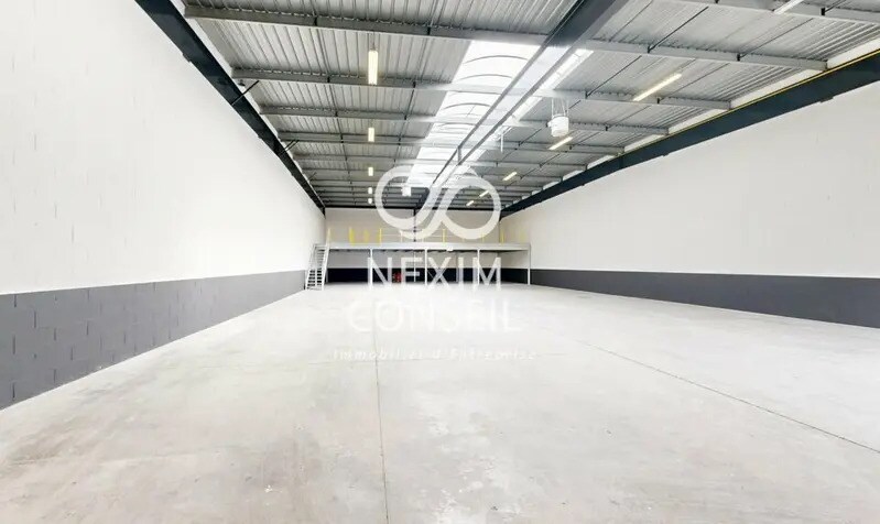 Industrial in Bezons to rent Interior Photo- Image 1 of 8