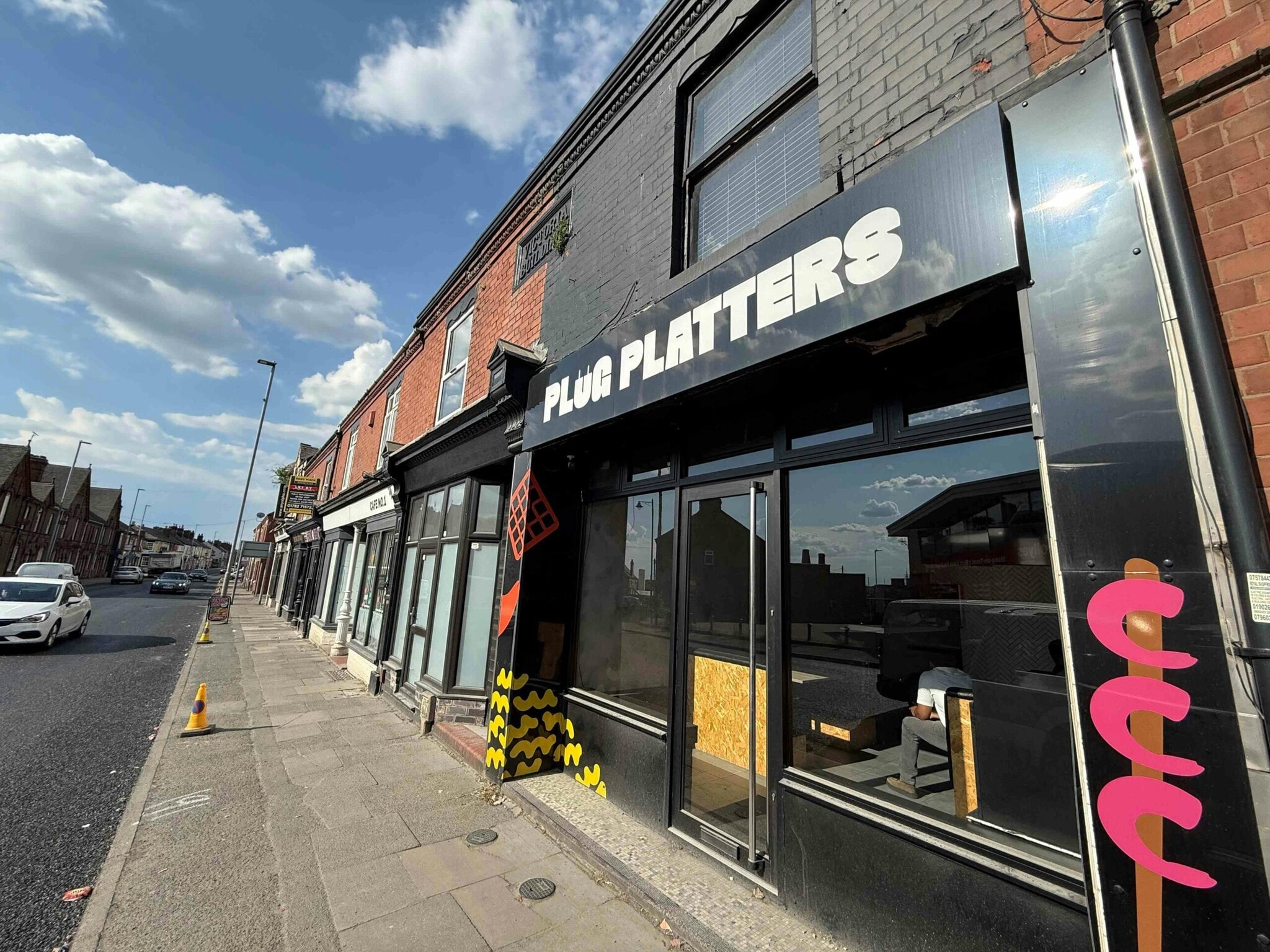 9 Victoria Rd, Stoke On Trent to rent Building Photo- Image 1 of 9