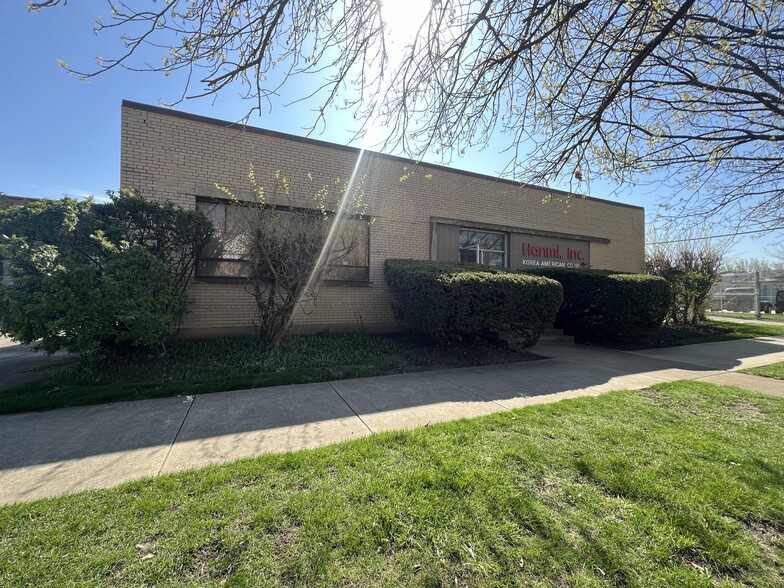 5447 N Wolcott Ave, Chicago, IL for rent - Building Photo - Image 3 of 6