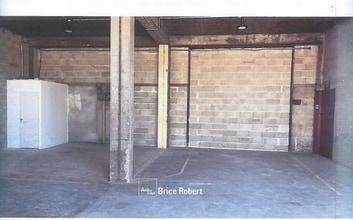 Light Industrial in Vaulx-en-Velin to rent Interior Photo- Image 1 of 3