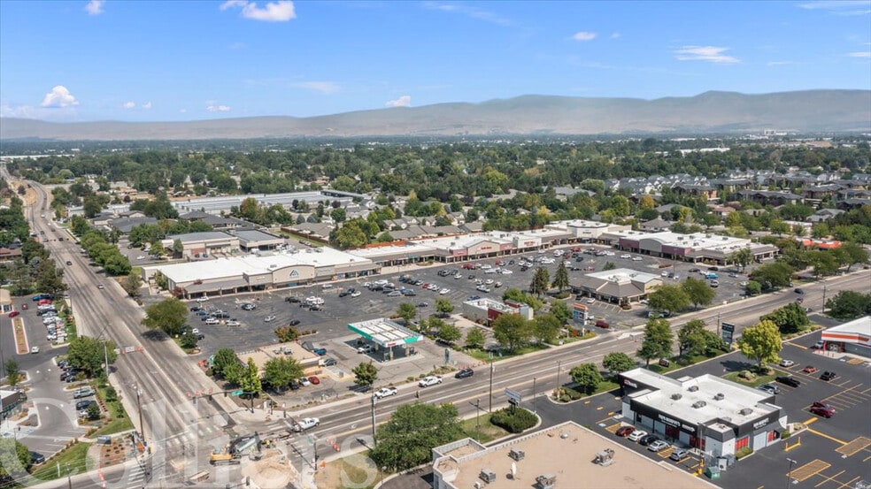 10346-10500 W Overland Rd, Boise, ID for rent - Building Photo - Image 3 of 6