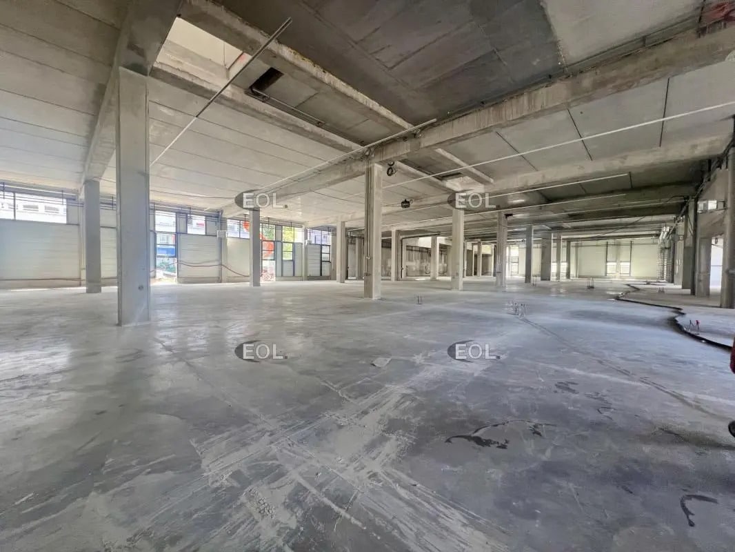 Light Industrial in Bobigny to rent Interior Photo- Image 1 of 2