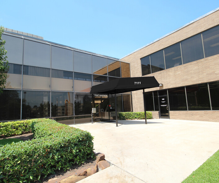 7111 Harwin Dr, Houston, TX for rent - Building Photo - Image 1 of 5