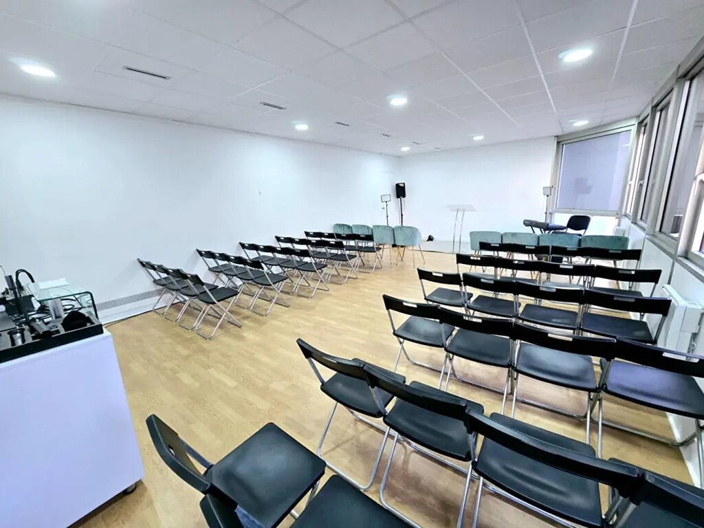 Vente Bureaux 72 m² - Photo 1