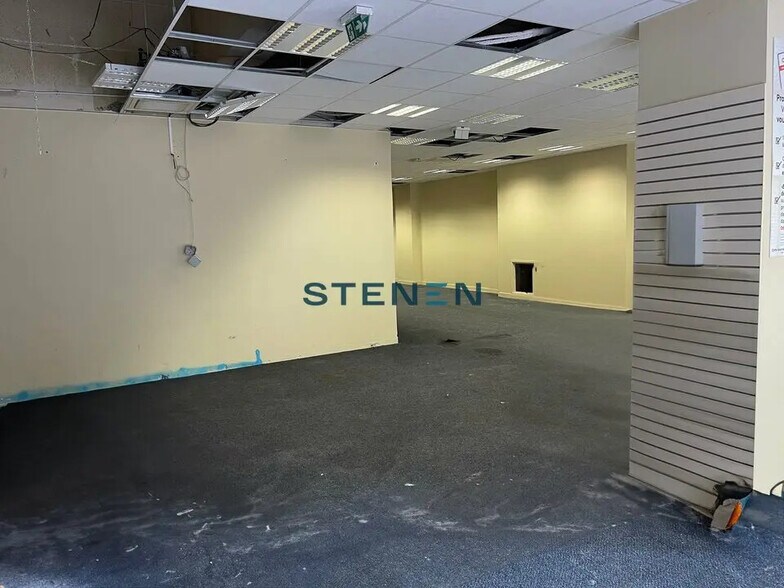 Office in Marseille for sale - Interior Photo - Image 2 of 7