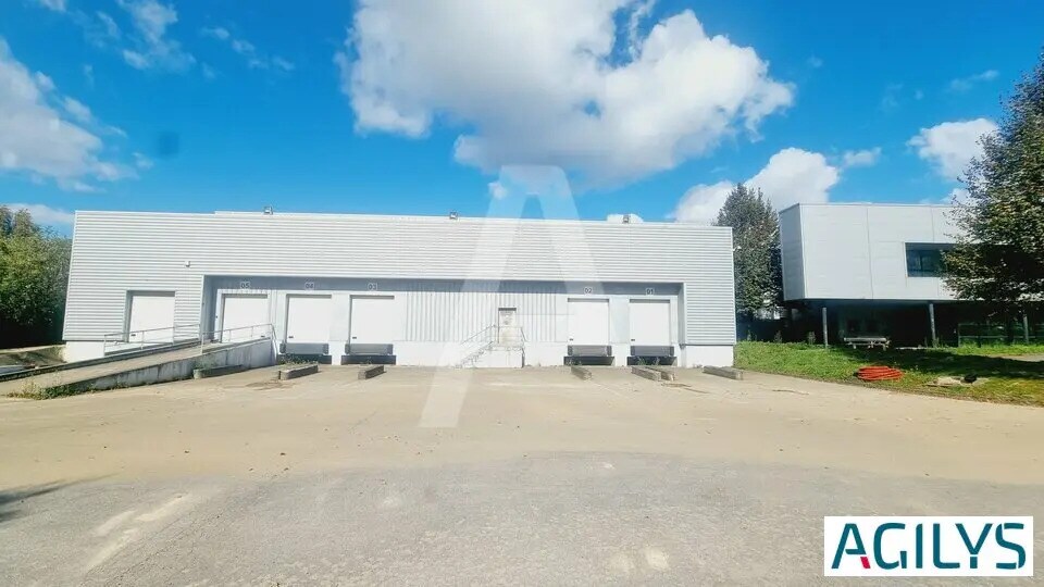 Industrial in Wissous to rent - Building Photo - Image 3 of 9