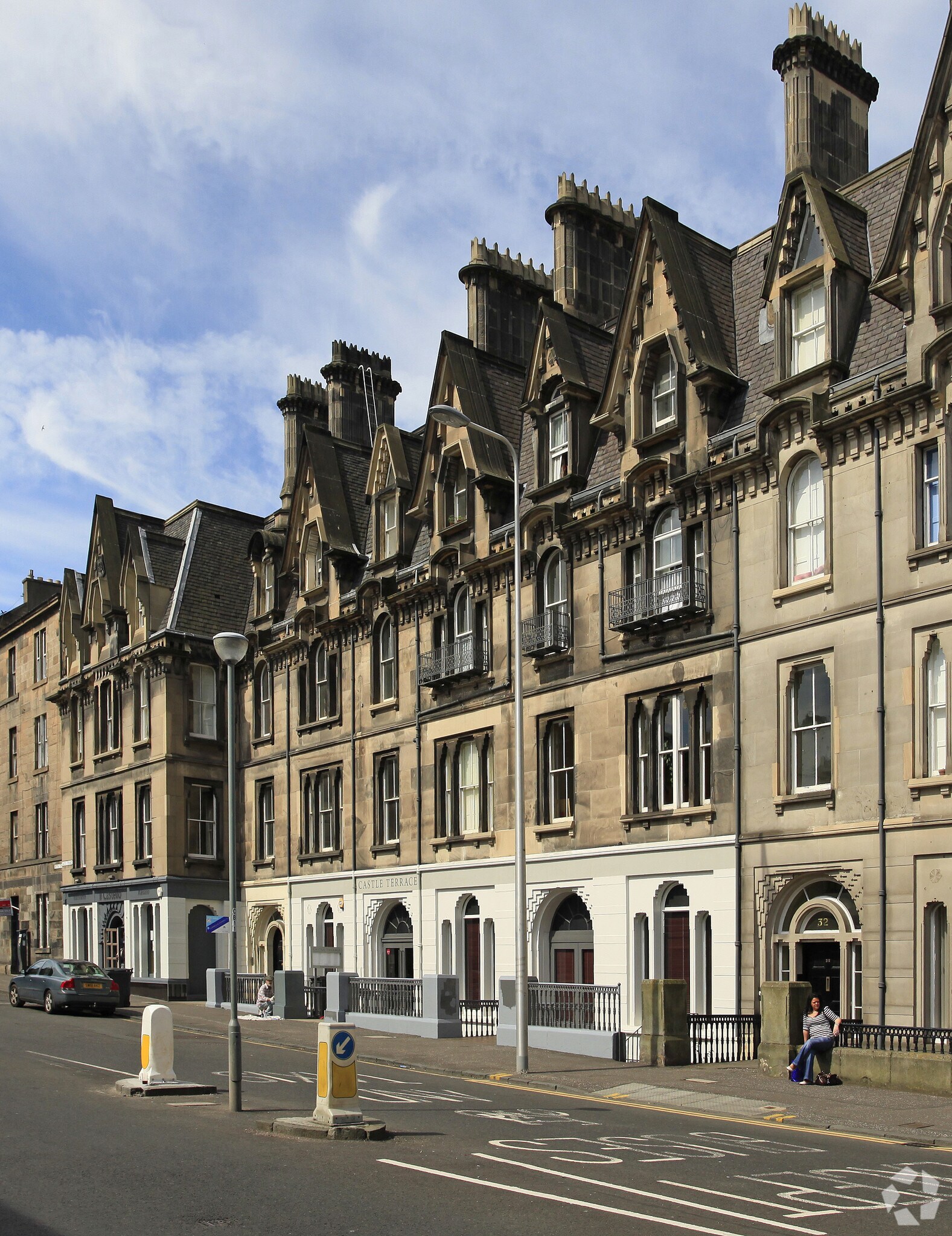 33-35 Castle Ter, Edinburgh for sale Primary Photo- Image 1 of 1