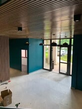 1 Rue De Terre Neuve, Les Ulis to rent Interior Photo- Image 1 of 6