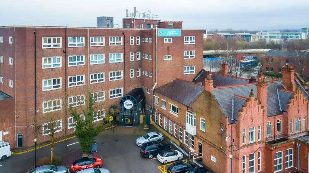 Wilsons Park, Monsall Rd, Manchester M40 8wn, Manchester to rent Primary Photo- Image 1 of 3