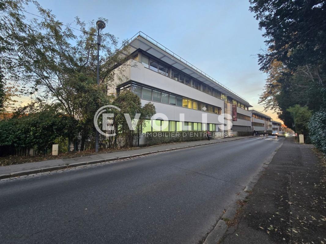 Office in Orsay for sale Building Photo- Image 1 of 9