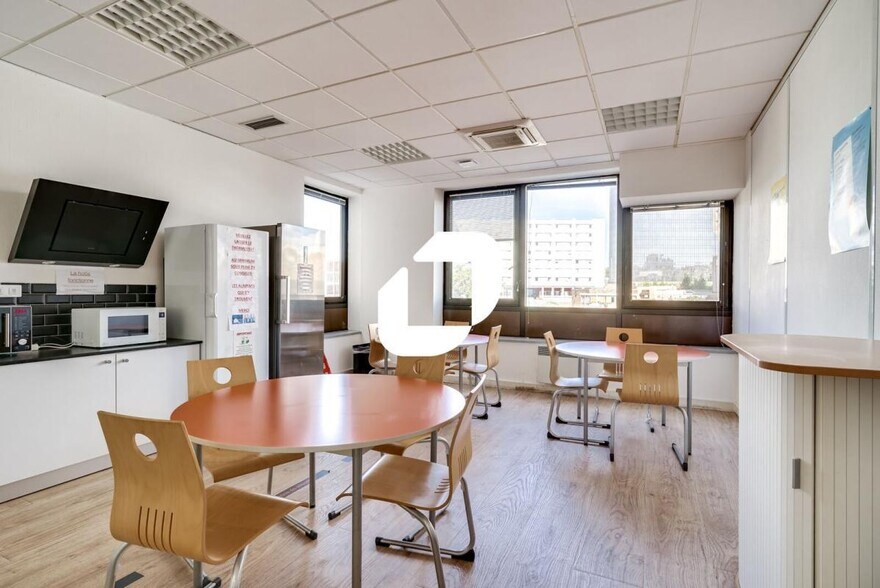 Office in Bagnolet to rent - Interior Photo - Image 3 of 14
