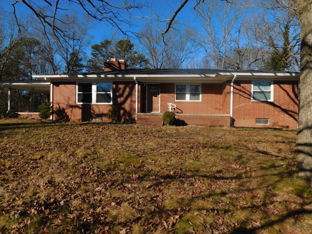 2517 Lane St, Kannapolis 28083 UK