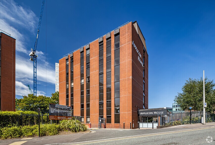 Exchange St, Stockport for rent - Primary Photo - Image 1 of 12