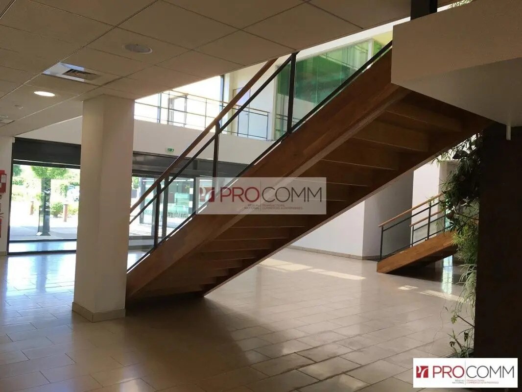 Office in Chartres to rent Building Photo- Image 1 of 7