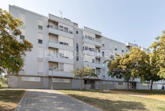 Retail in L'Hospitalet de Llobregat, Barcelona to rent Interior Photo- Image 2 of 10