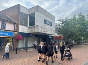 48-52 High St, Chesham to rent Building Photo- Image 1 of 1