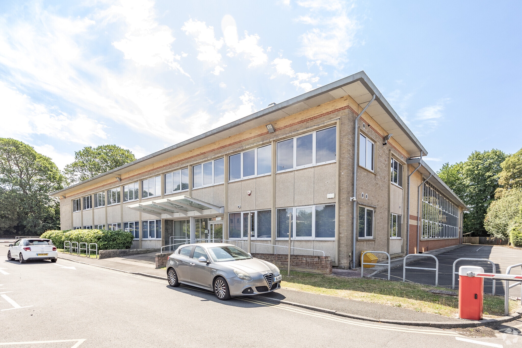 Bowling Hll, Chipping Sodbury to rent Building Photo- Image 1 of 1