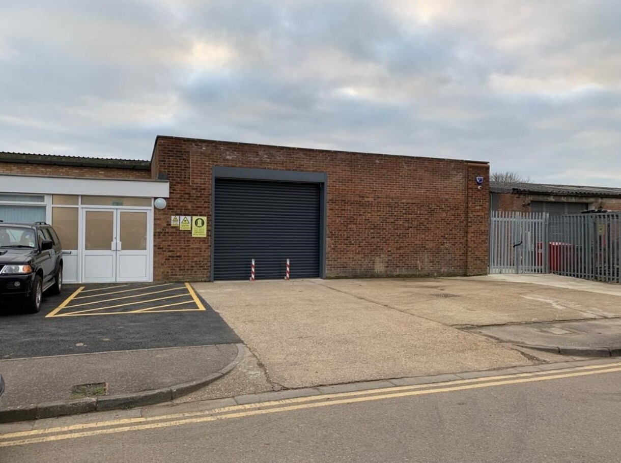 Unit X Lyon Way, St Albans for sale Primary Photo- Image 1 of 1