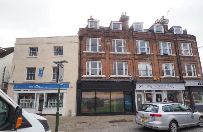 40 Carfax, Horsham for sale Primary Photo- Image 1 of 1