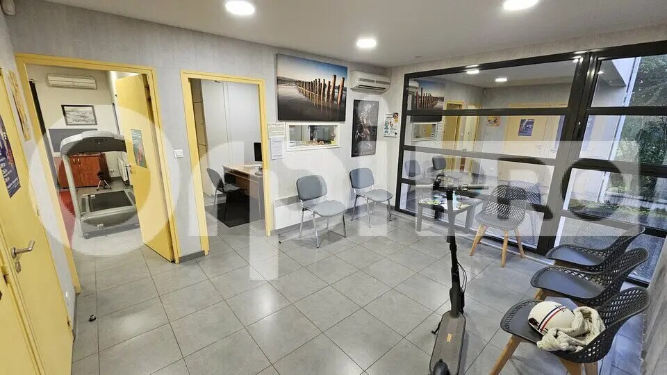 Office in Pessac to rent Interior Photo- Image 1 of 11