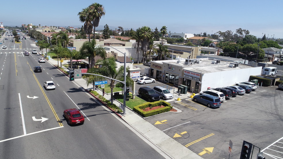 621 W 19th St, Costa Mesa, CA for rent - Primary Photo - Image 1 of 11