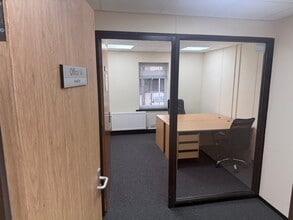 1-11 Liverpool Rd N, Liverpool to rent Interior Photo- Image 1 of 1