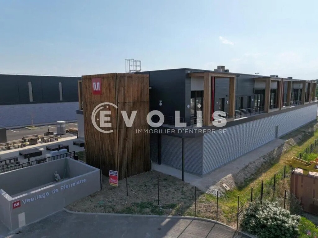 Location Local d'activités 2 022 m² - Photo 1