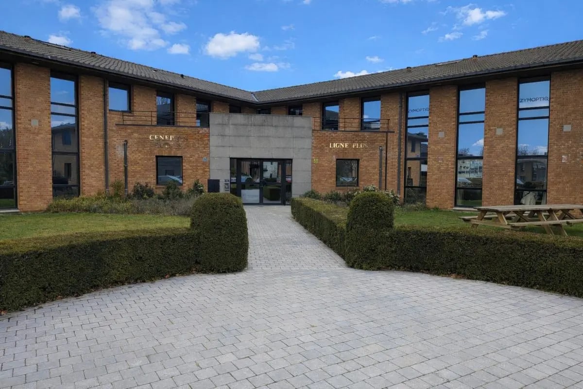 Office in Lezennes to rent Building Photo- Image 1 of 4