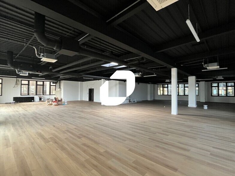 Light Industrial in Arcueil to rent - Interior Photo - Image 1 of 41