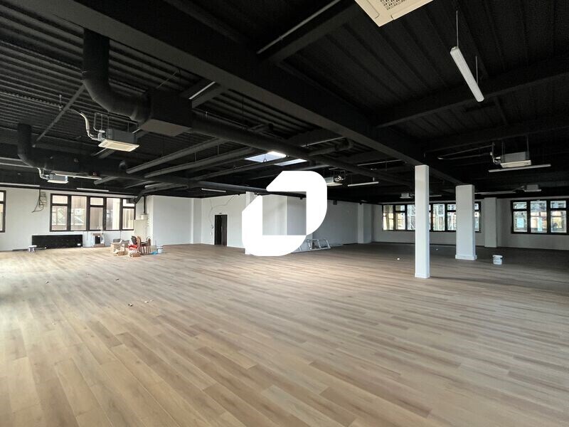 Light Industrial in Arcueil to rent Interior Photo- Image 1 of 42