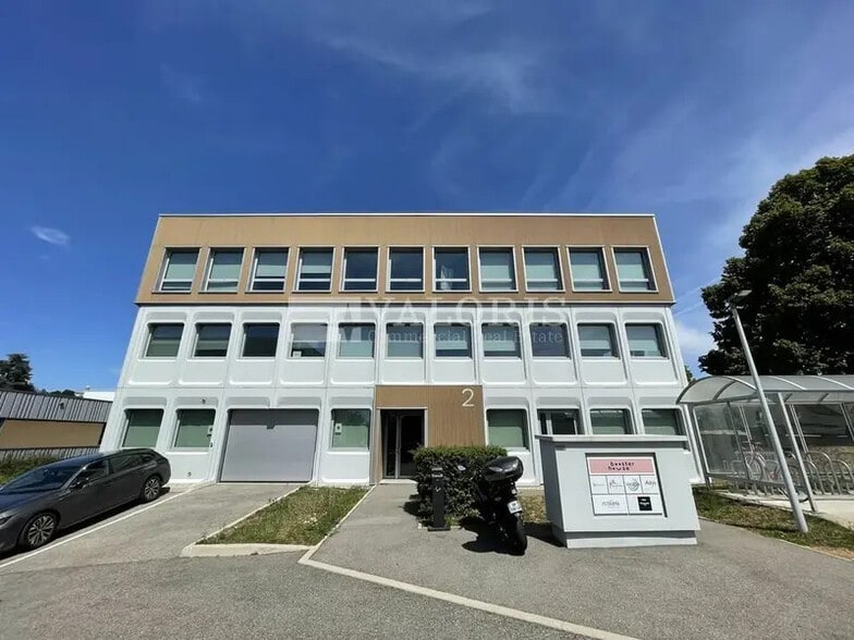 Office in Dardilly to rent - Building Photo - Image 1 of 18