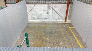 5806 N 53rd St, Tampa, FL to rent Interior Photo- Image 2 of 4