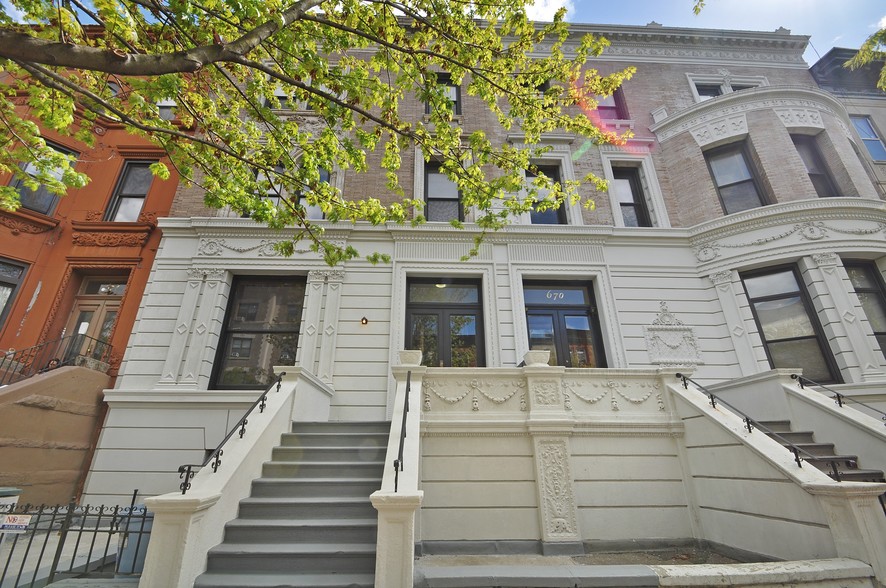 672 Saint Marks Ave, Brooklyn, NY for sale - Building Photo - Image 1 of 1