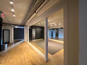 1218 Chestnut St, Philadelphia, PA to rent Interior Photo- Image 1 of 1