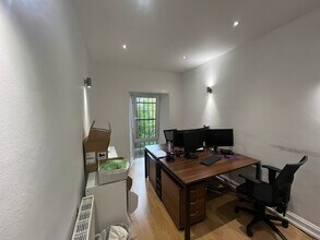 4-6 Polwarth Gdns, Edinburgh to rent Interior Photo- Image 2 of 5