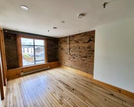 430 Rue Sainte-Hélène, Montréal, QC for rent Interior Photo- Image 2 of 8