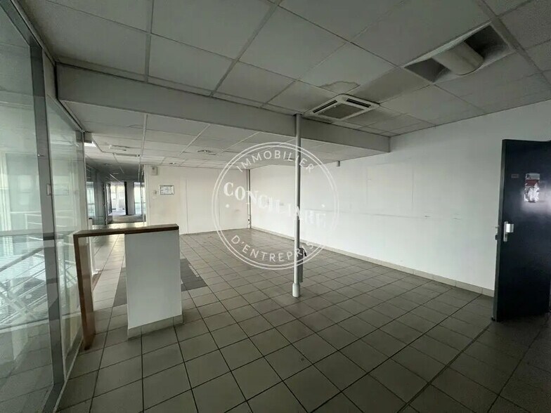 Office in Portet-sur-Garonne to rent - Building Photo - Image 2 of 4