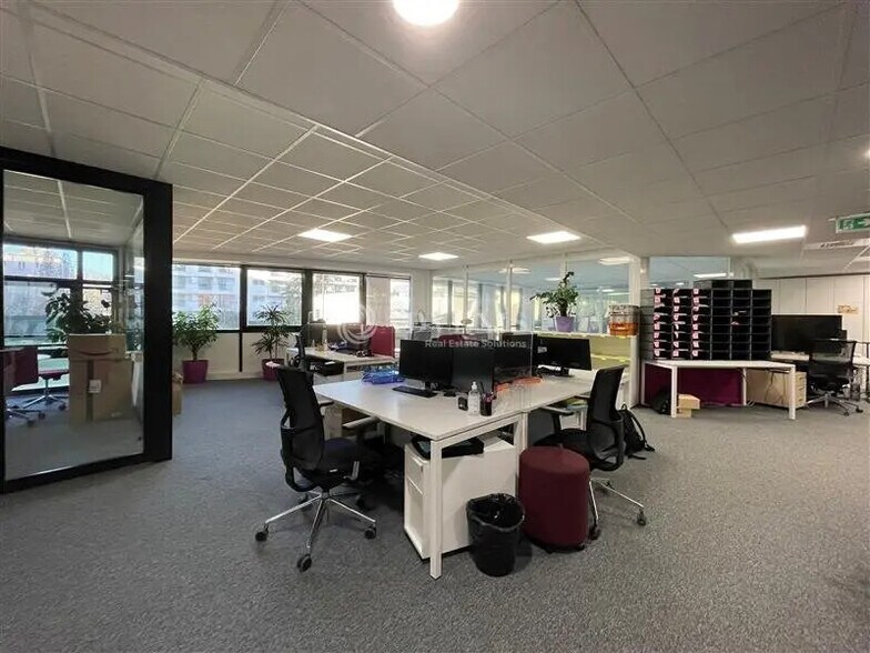 Office in Levallois-Perret to rent - Interior Photo - Image 2 of 6