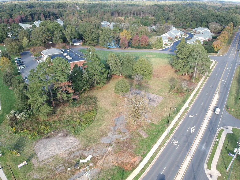 13101 Idlewild Rd, Matthews, NC for rent - Aerial - Image 2 of 4