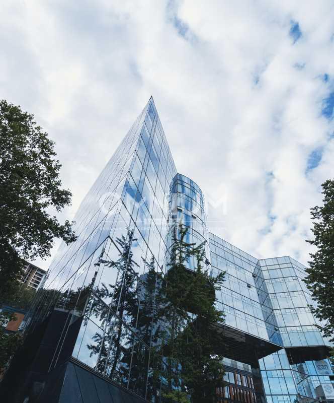 Office in Lyon to rent Building Photo- Image 1 of 5