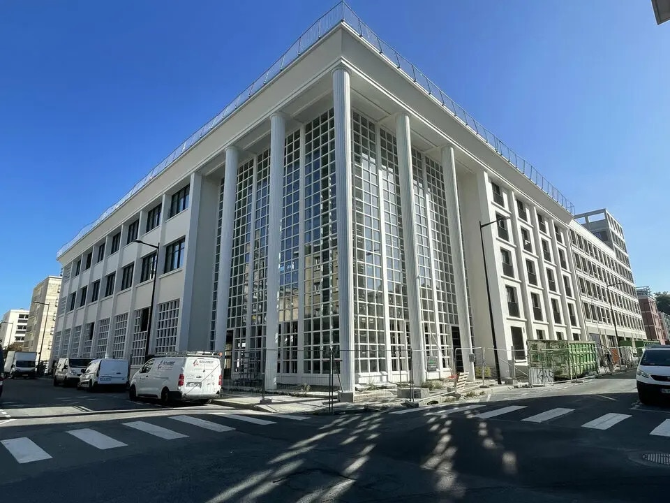 Vente Bureaux 549 m² - Photo 1