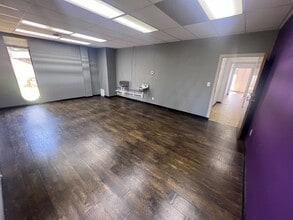 2500 W Broad St, Athens, GA to rent Interior Photo- Image 2 of 5