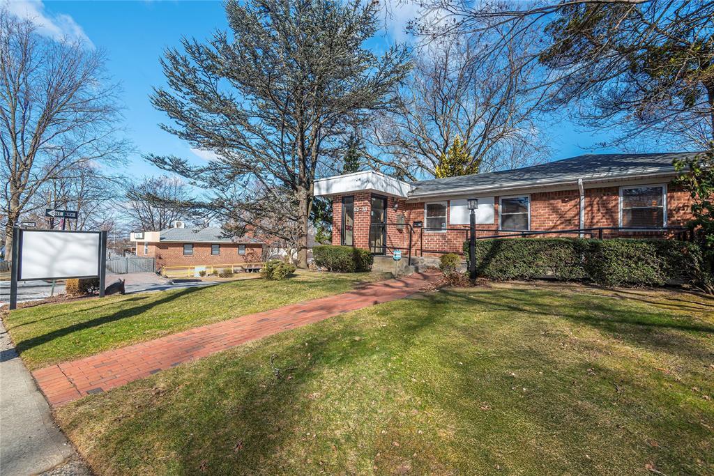5231 Little Neck Pky, Flushing, NY for sale Primary Photo- Image 1 of 1