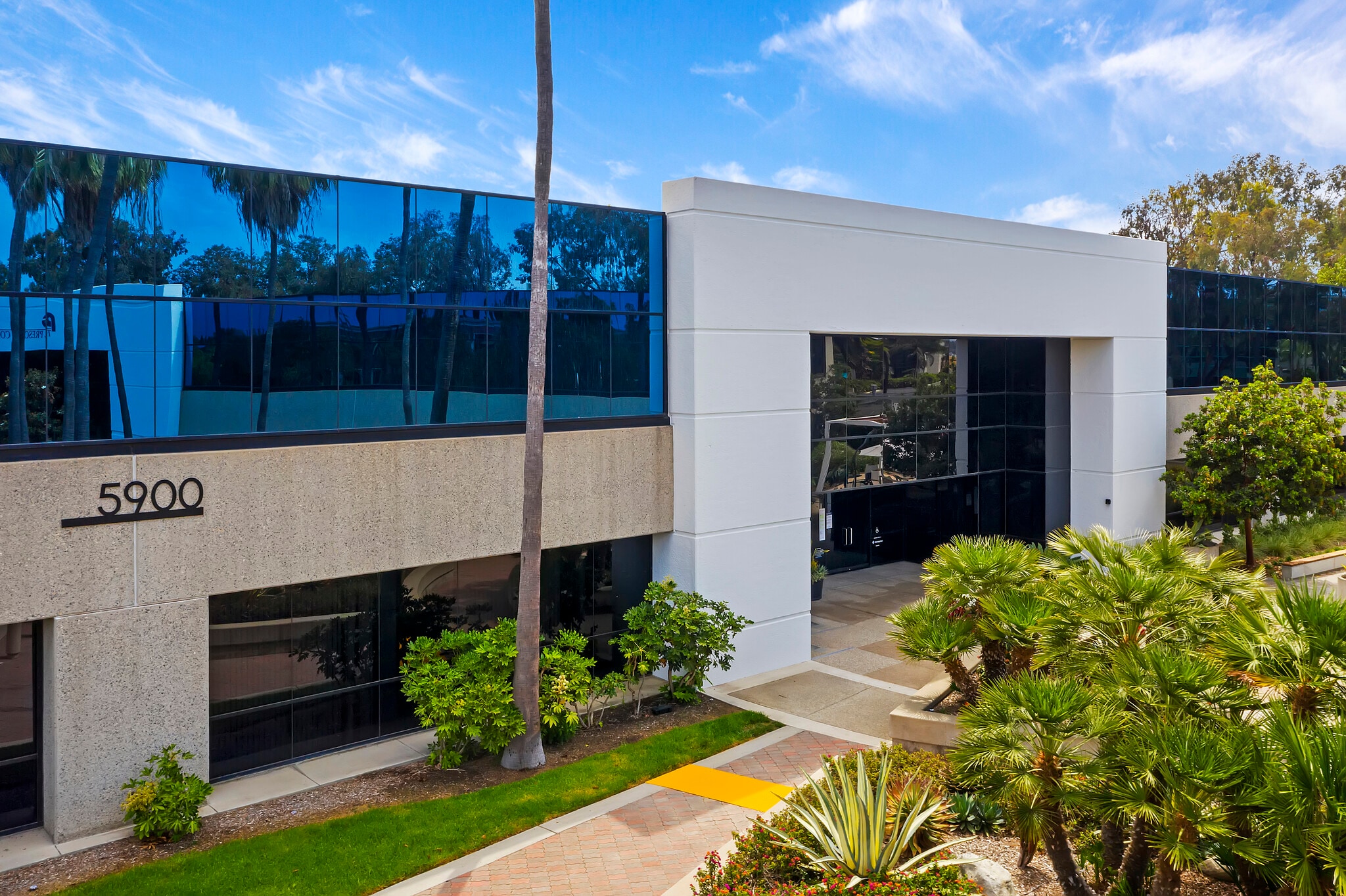 5900 La Place Ct, Carlsbad, CA to rent Primary Photo- Image 1 of 28
