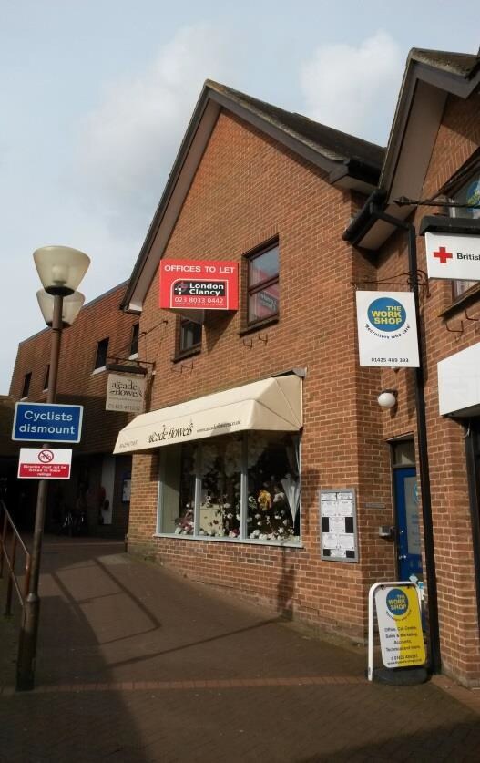 5-6 Pedlars Walk, Ringwood for sale Primary Photo- Image 1 of 1