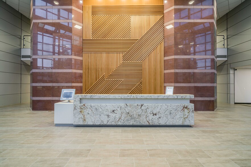 11450 Compaq Center West Dr, Houston, TX for rent - Lobby - Image 3 of 11