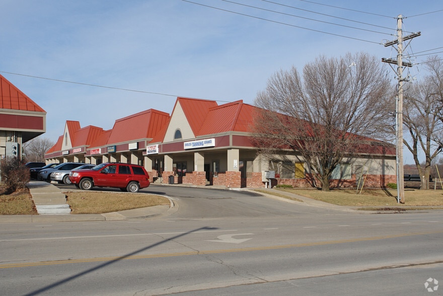 2223-2323 Louisiana St, Lawrence, KS for rent - Building Photo - Image 1 of 5