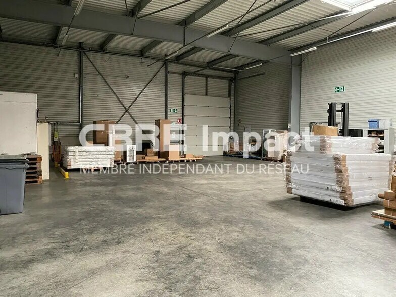 Light Industrial in Dijon to rent - Building Photo - Image 2 of 8