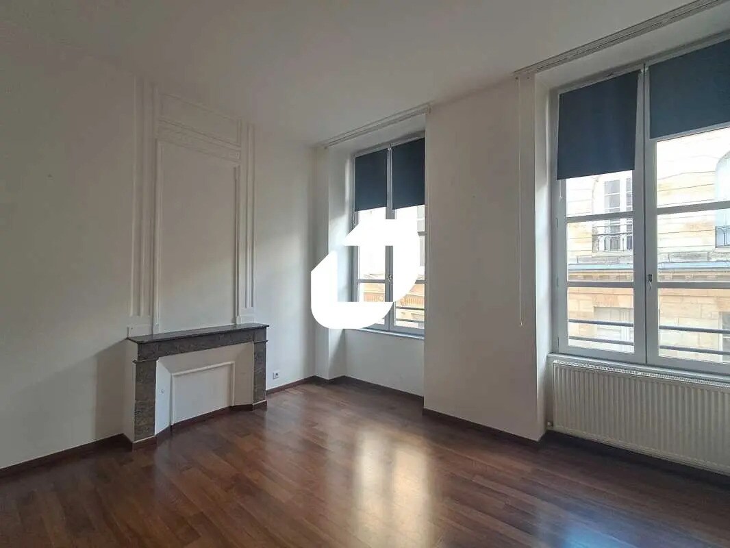 Office in Bordeaux to rent Interior Photo- Image 1 of 17